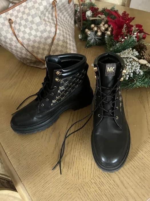 Michael Kors боти