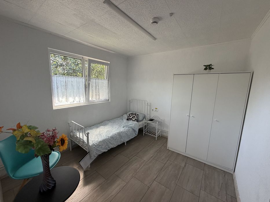 Se vinde casa pretabil la azil de batrani cu autorizati in vigoare si cu clienti