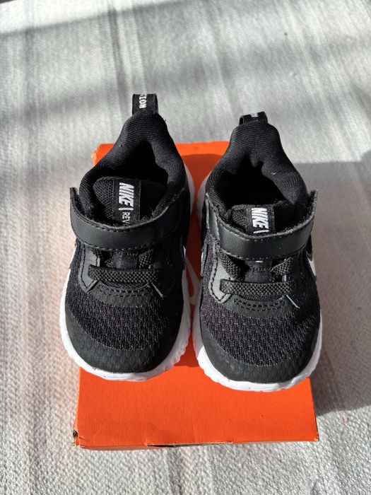 Nike детски маратонки.