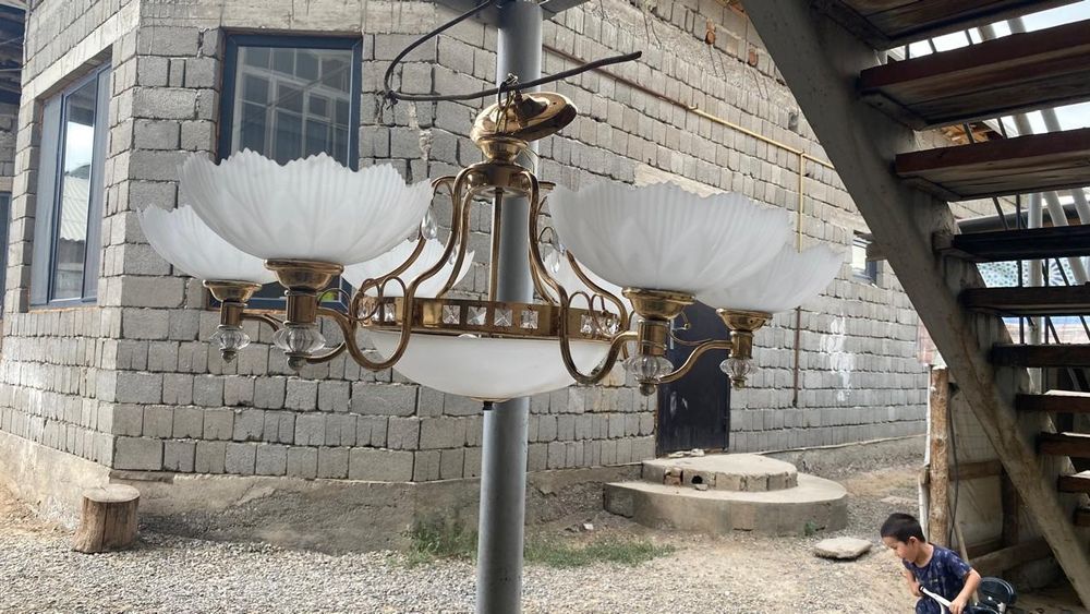 Люстра в отличном состоянии