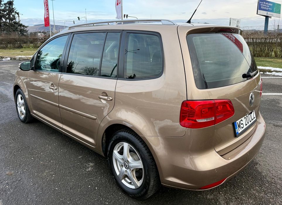 Volkswagen Touran Euro 5 an fabricație 2011 Motor 1.6 TDI