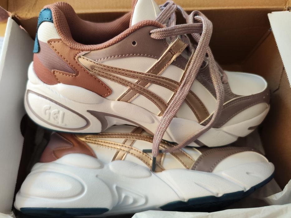 Маратонки Asics 38 номер