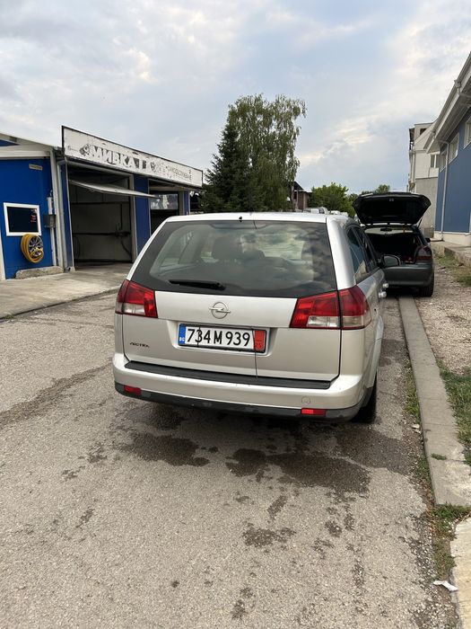 Продавам Опел Вектра 1.9