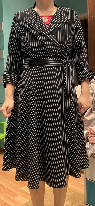 Продам женские платья