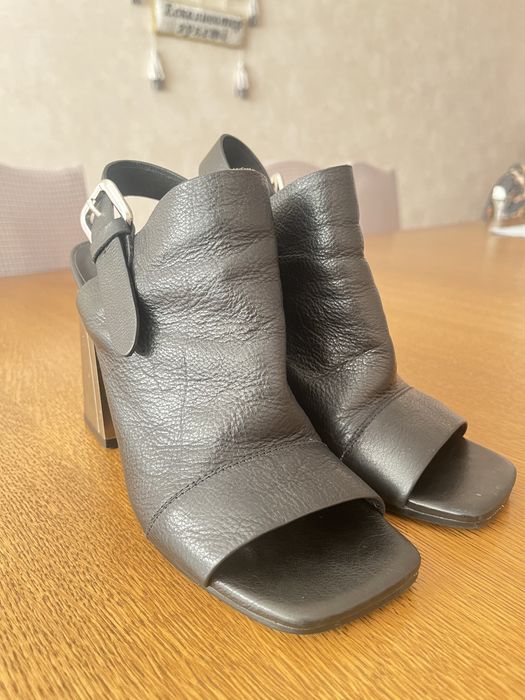 Продам кожанную Обувь