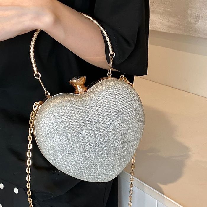 Вечерняя сумочка-клатч в виде сердца