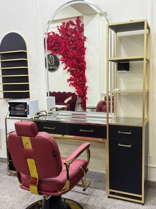 Место под мастеров маникюр и педикюр