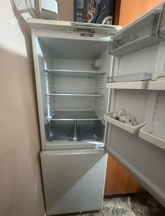 Продам холодильники