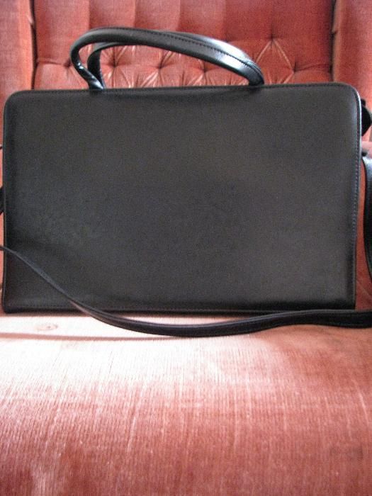 Продавам кожена чанта