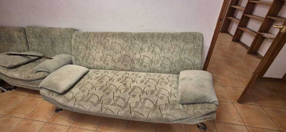 Отдам диван и 2 кресла