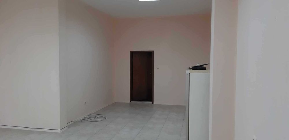 Дава се под наем Офис в Търговище, Вароша - 55 кв.м за 298.86 € - Снимка #3
