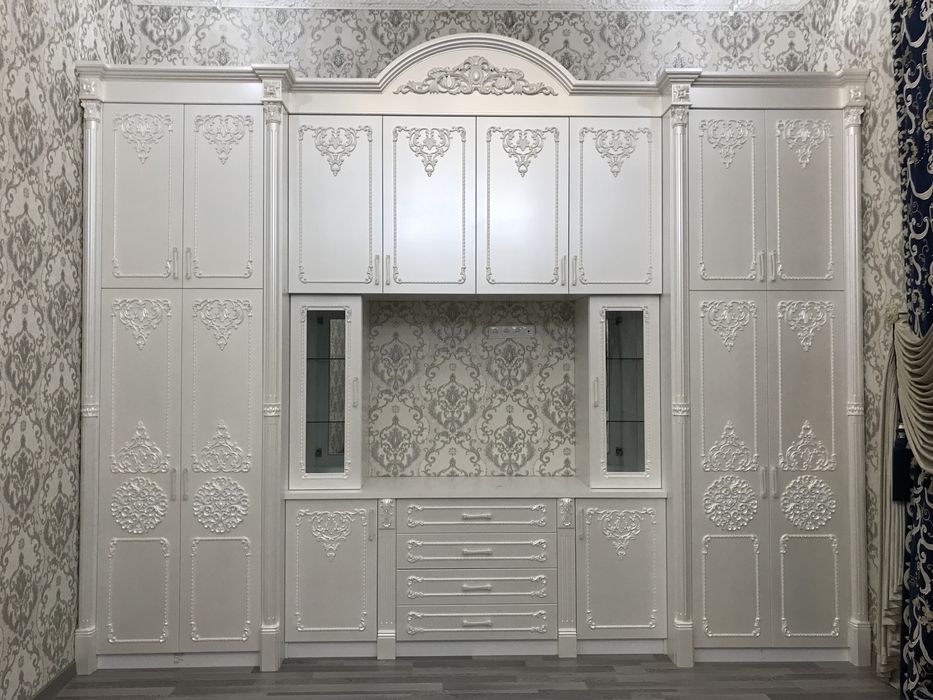 Шкаф в гостиной