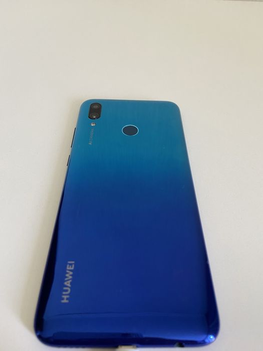 HUAWEI P Smart в отличном состоянии.