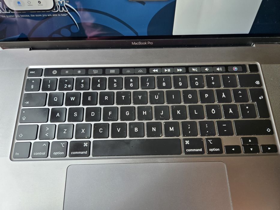 MacBook Pro 16" 2019 · i9 · 32 GB RAM · 1 TB SSD