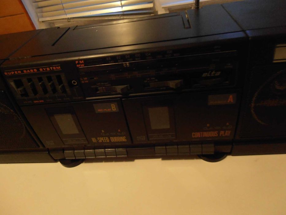 Vand radiocasetofoane