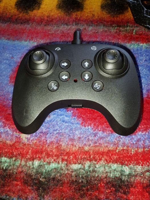 Дрон виде истребителя