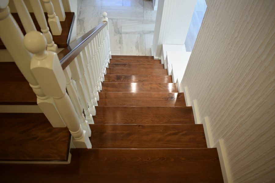 Producător Scări Din LEMN MASIV