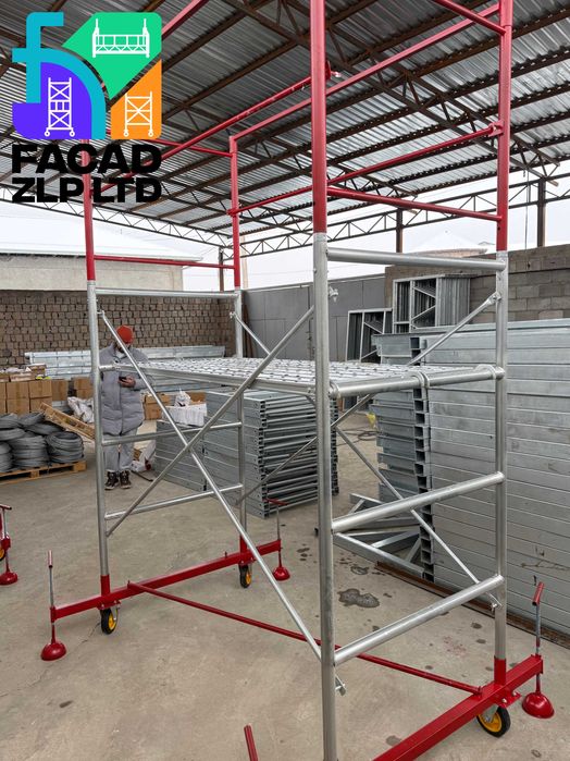 Строительные леса на колёсах с паддоном для фасадных внутренних работ