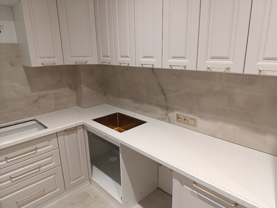 Столешницы из Кварца и Акрила!