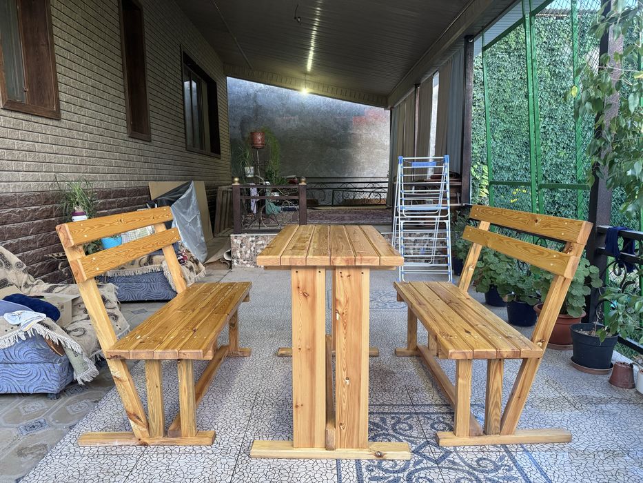 Стол со скамейками