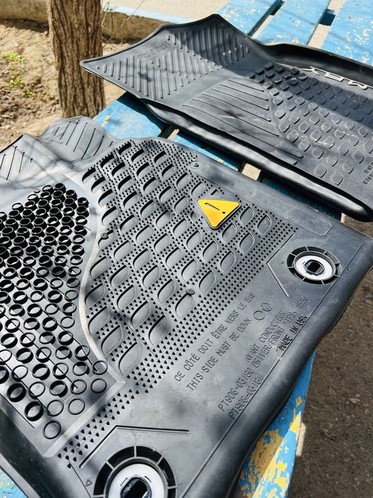 Продам полики от камри 70