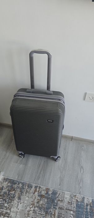Куфар голям за пътуване