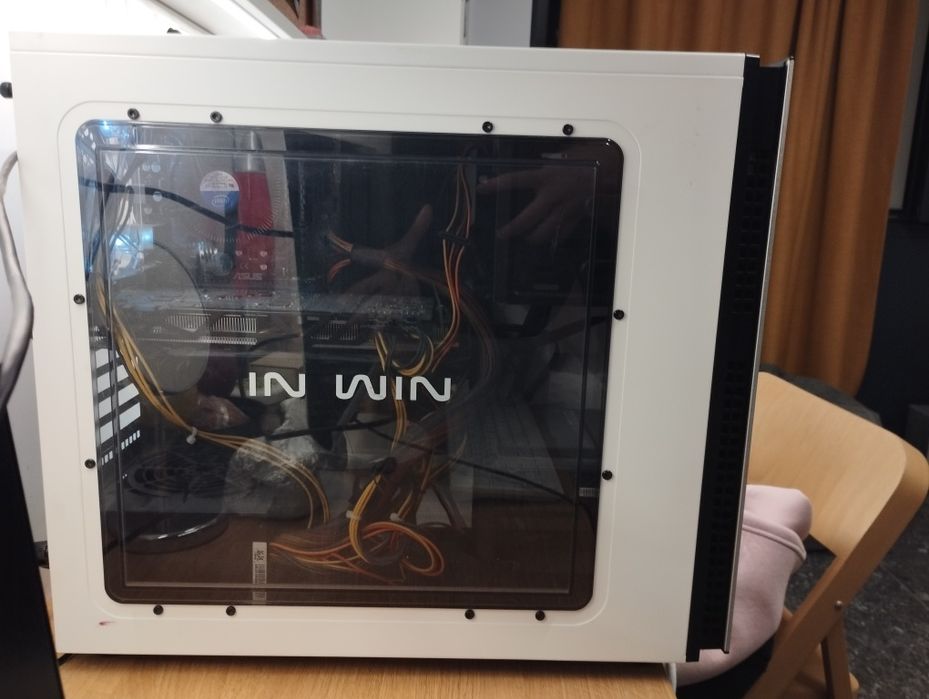 Компютър+ монитор, клавиатура и мишка