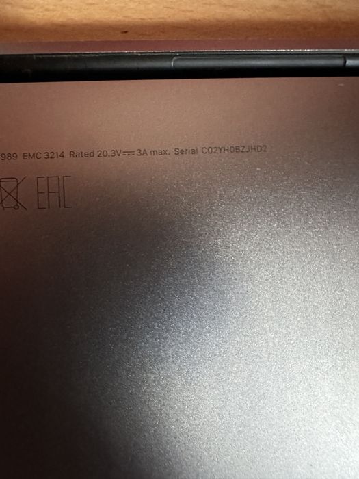 MacBook Pro 13 A1989 16GB 1TB / Merge doar la încărcător