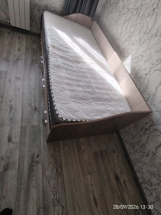 Продам 2 кровати с матрасом