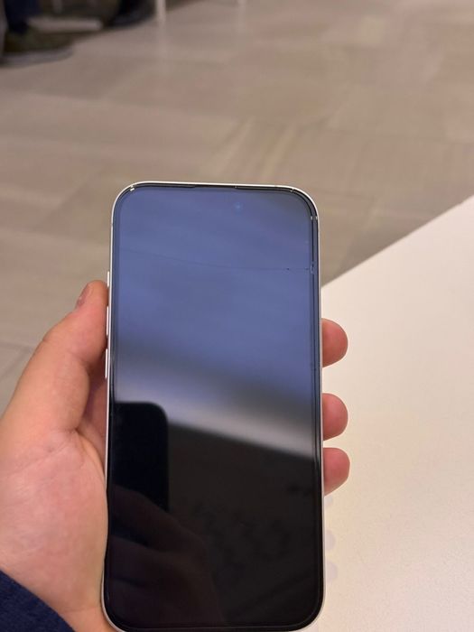 Продам iPhone 16.