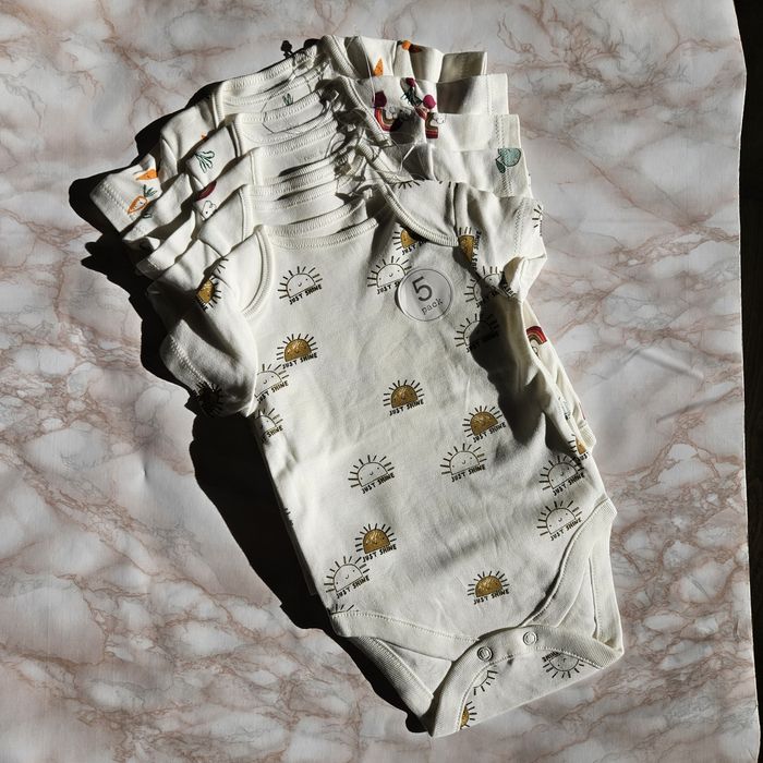 Пакет 5бр бебешки бодита с къс ръкав, NEXT + ПОДАРЪК