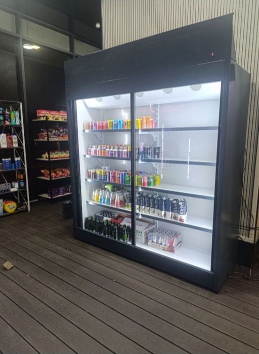 Витрина холодильник из первых рук