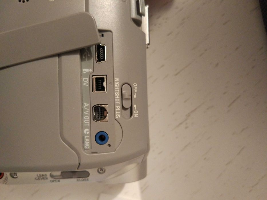 видеокамера СОНИ (HANDYCAM)