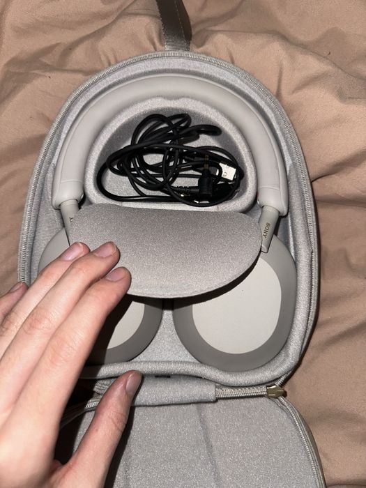 Sony WH-1000XM5