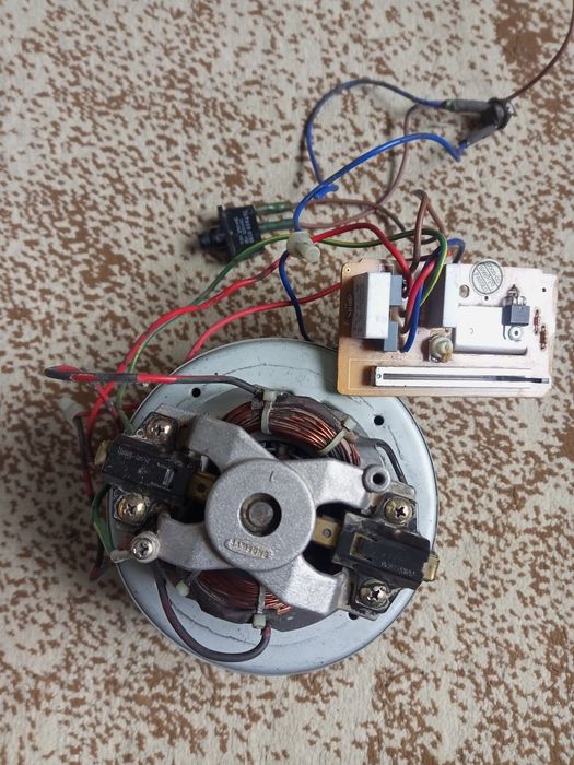 Продам рабочий пылесос и мотор.