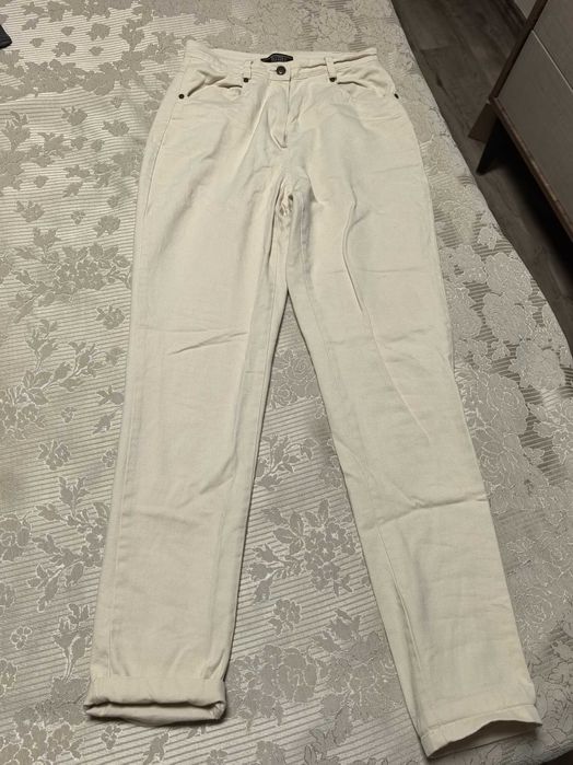 Дънки на Алесса бежови