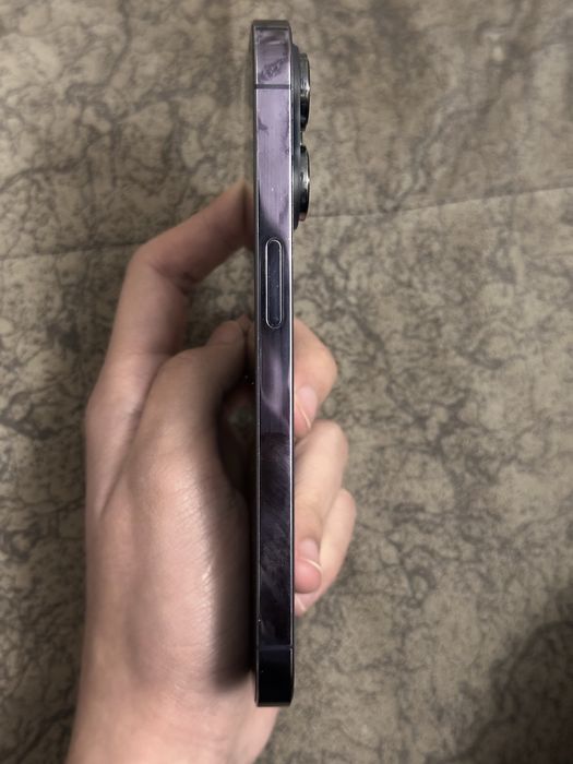 iPhone 14 pro     ….