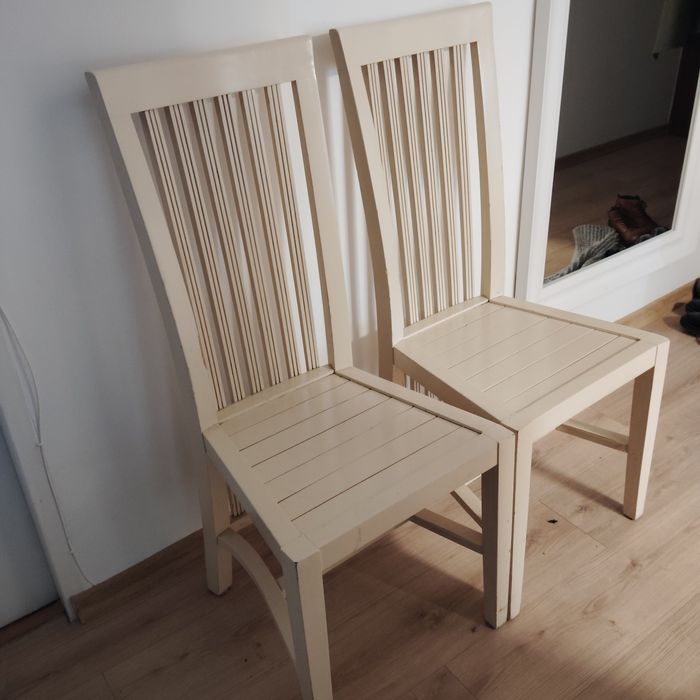 Scaun din lemn masiv