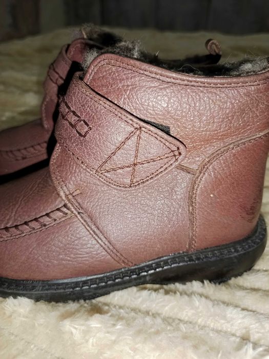 Продам детские ботинки