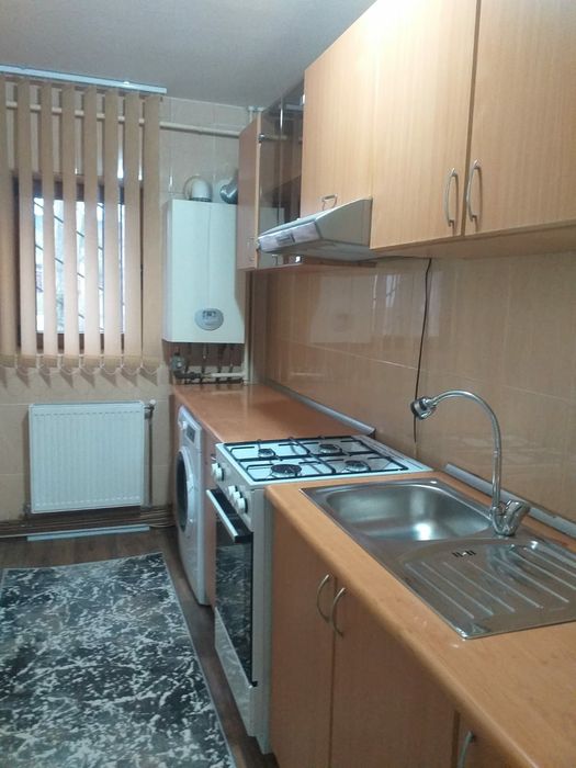 PROPRIETAR, închiriez garsonieră situată pe str.Mioriței, Bacău, mobilată, utilată complet, renovată, cu suprafata utilă de 38m², parter.