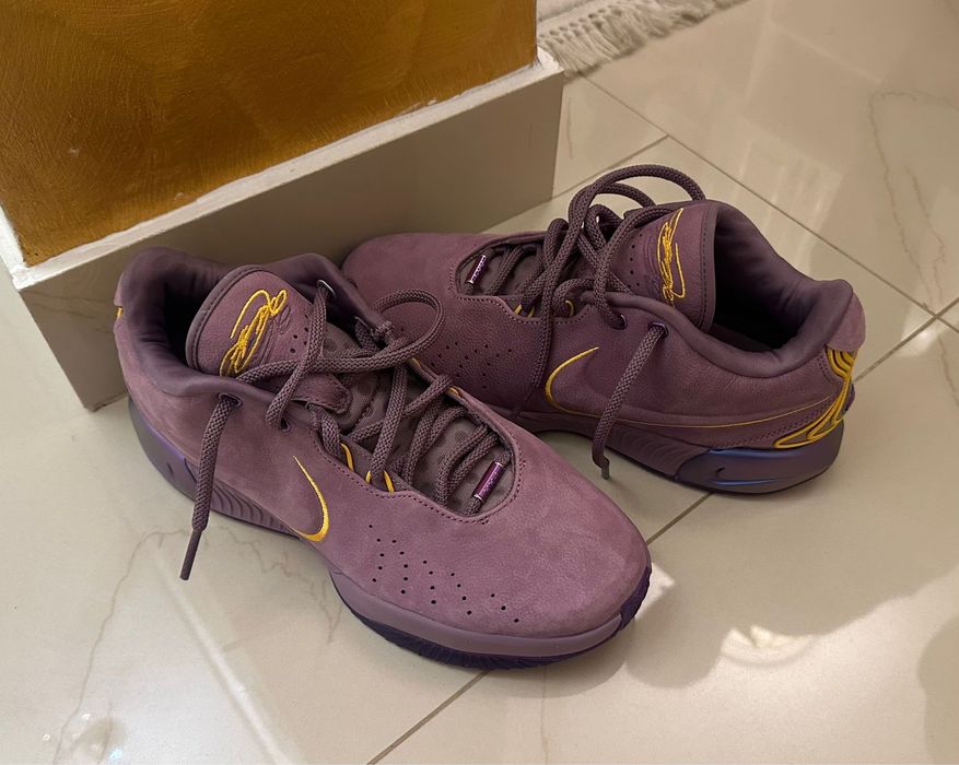 Nike air jordan LeBron 21.Purple Rain