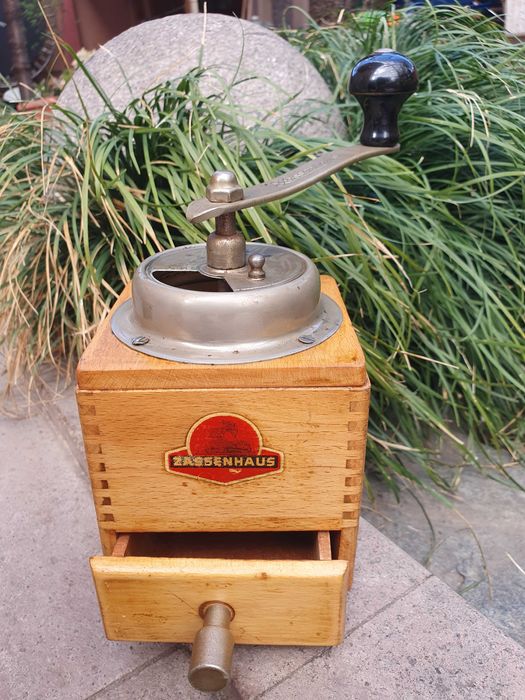 Старинни мелнички за кафе и подправки