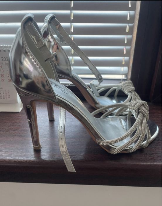 sandale cu toc inalt