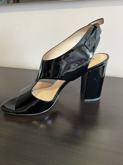 Продаю женские туфли (босоножки)