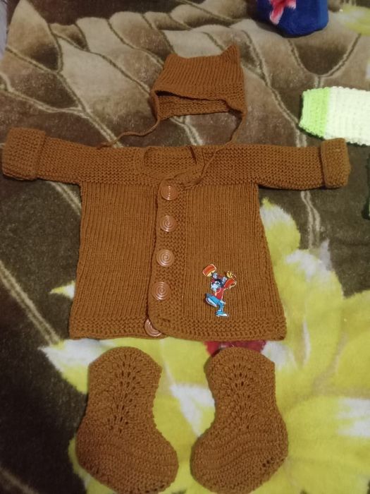 Продам вязанные вещи, две пары