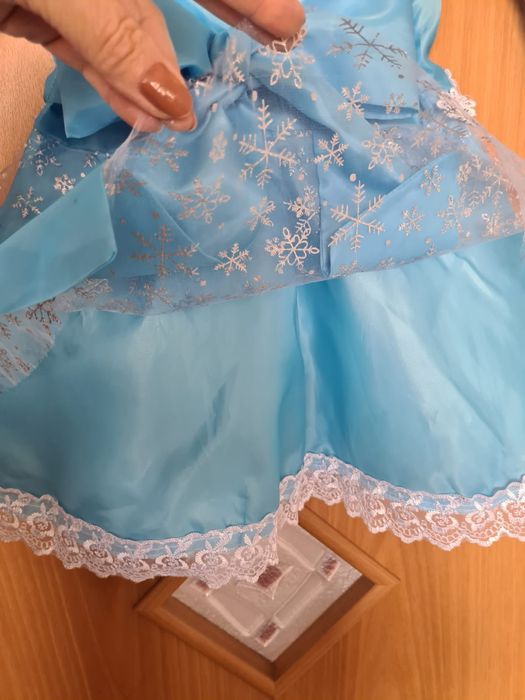 Новогоднее платье"Снежинка".Размер 30