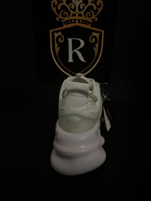 Versace Chain Reaction