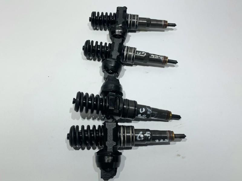 Injector Volkswagen Golf 5 038130073BN 1.9 tdi BLS