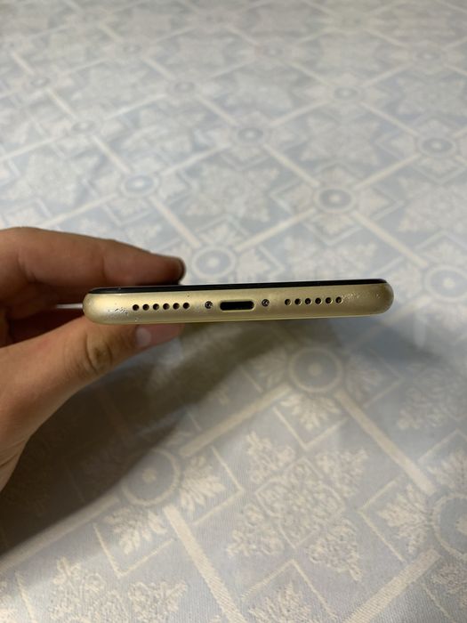 iPhone XR 128 ГБ, жёлтый