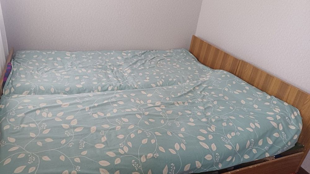 2 dona krovatlar sotiladi